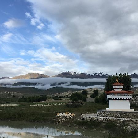 Royal Mustang Resort Nāmbo Eksteriør bilde