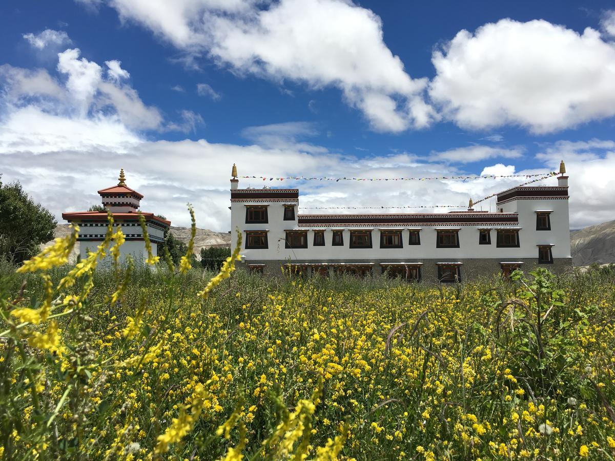 Royal Mustang Resort Nāmbo Eksteriør bilde