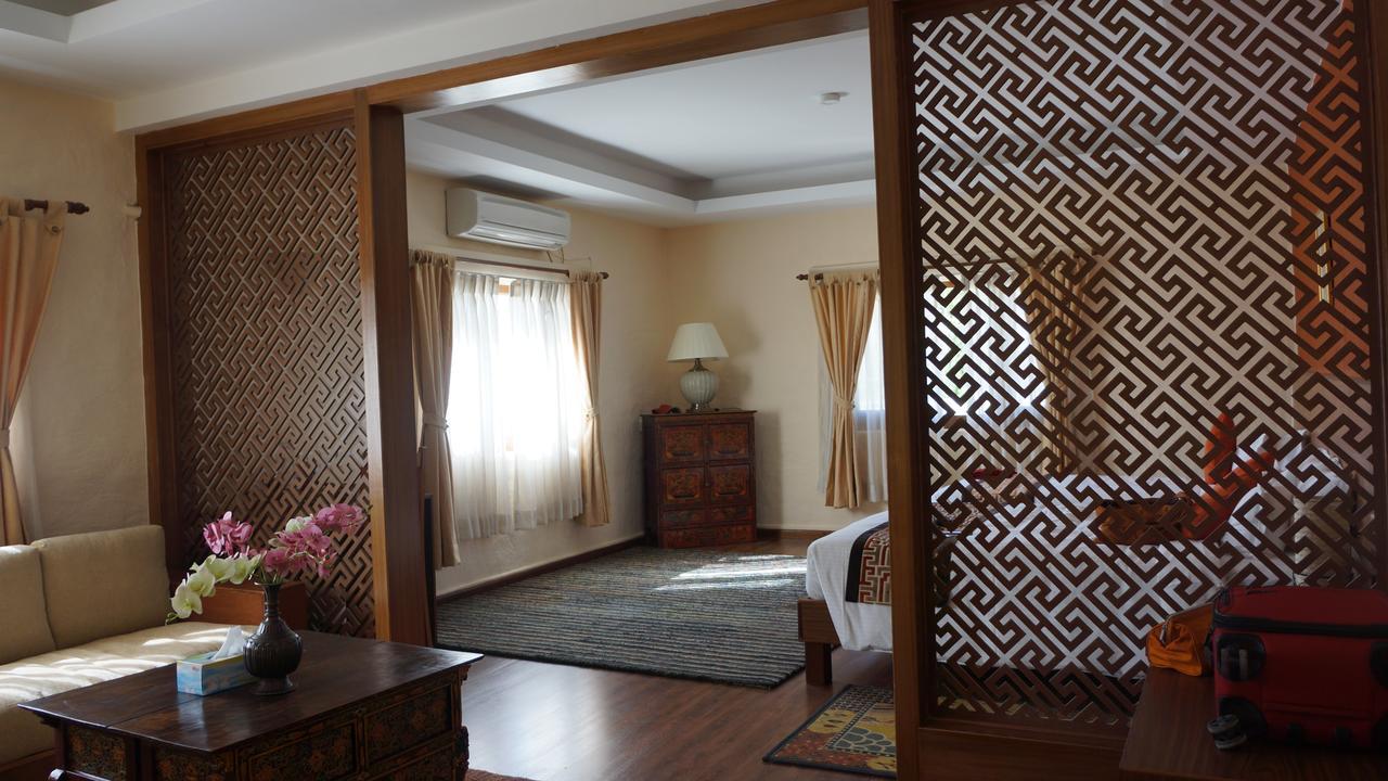 Royal Mustang Resort Nāmbo Eksteriør bilde