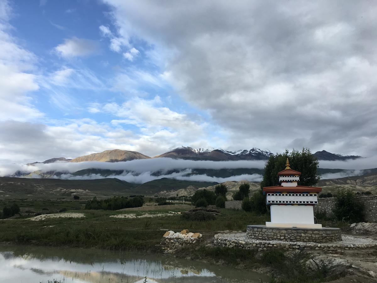 Royal Mustang Resort Nāmbo Eksteriør bilde
