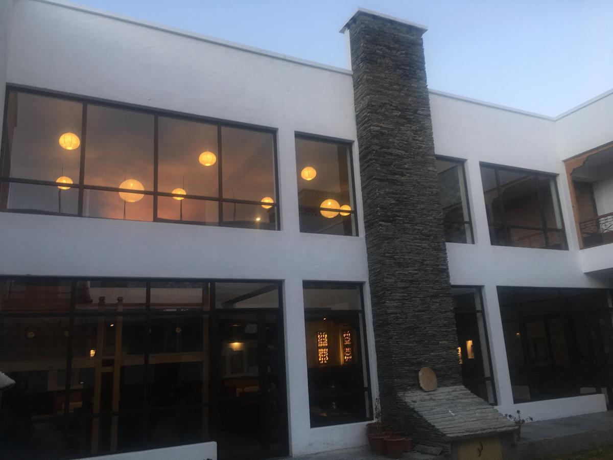 Royal Mustang Resort Nāmbo Eksteriør bilde